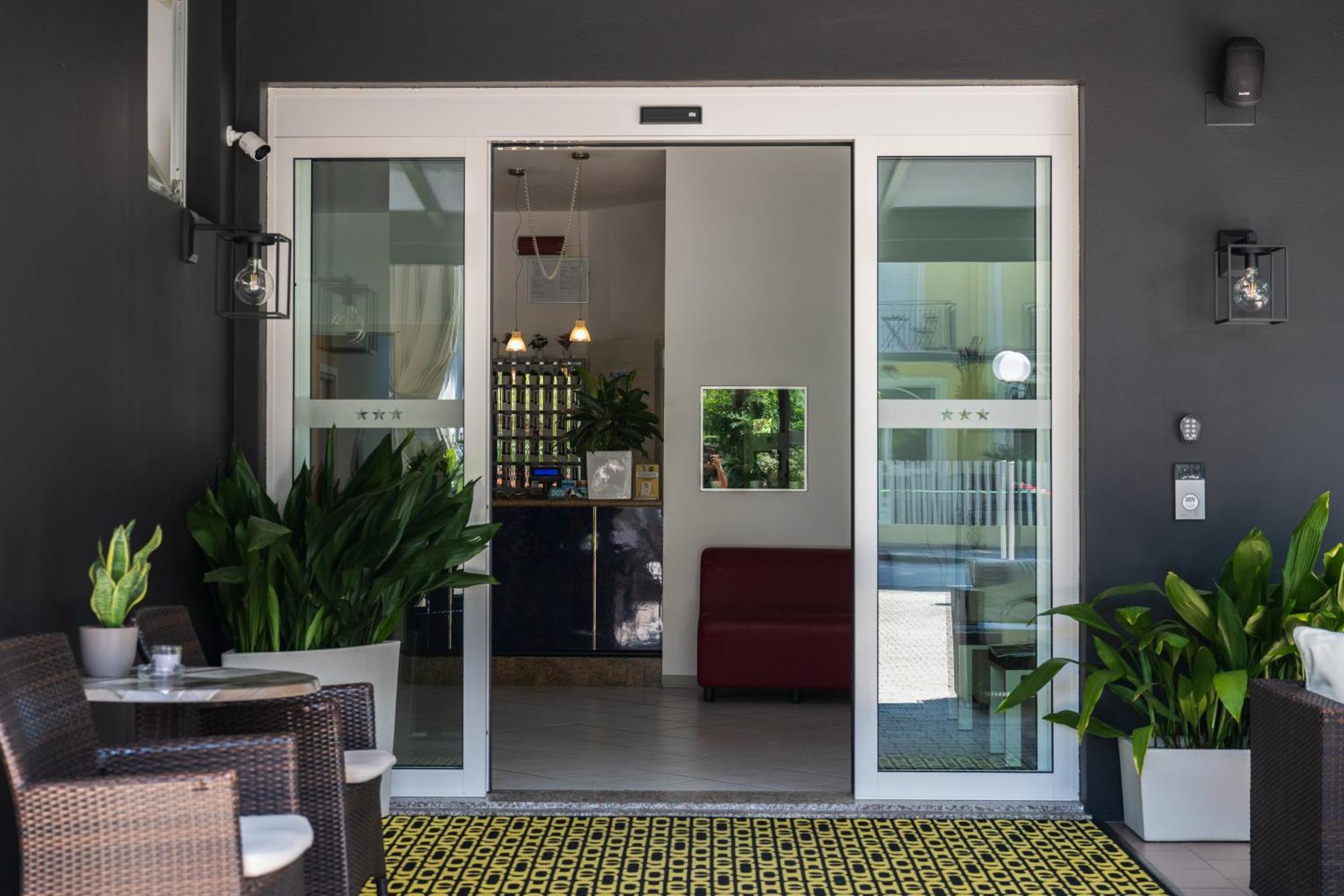 Hotel Chery Milano Marittima Luaran gambar